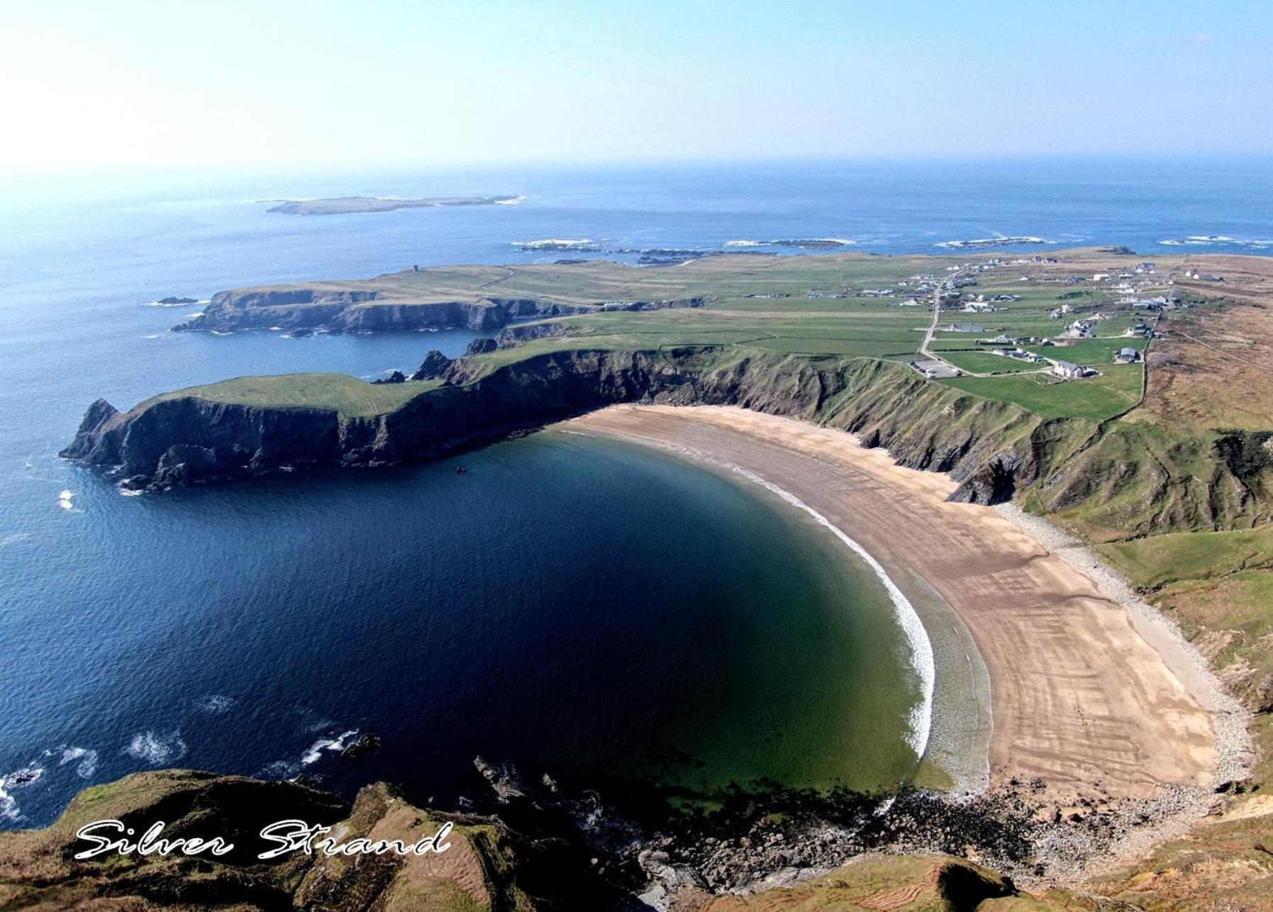 John Eoinin'S Bar And Accommodation Glencolumbkille Exteriér fotografie